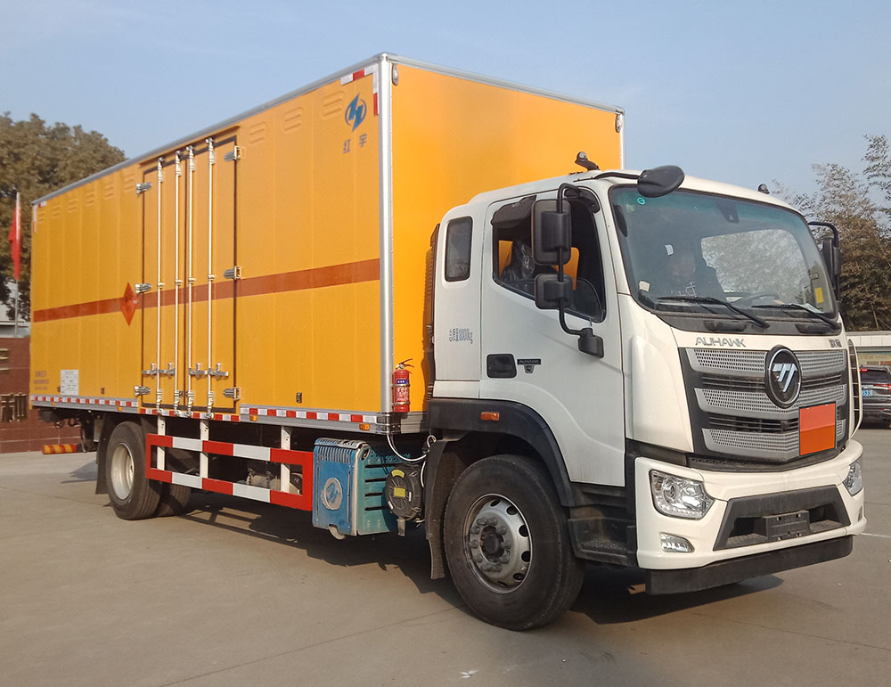 紅宇牌HYZ5181XQYBJ爆破器材運(yùn)輸車公告圖片