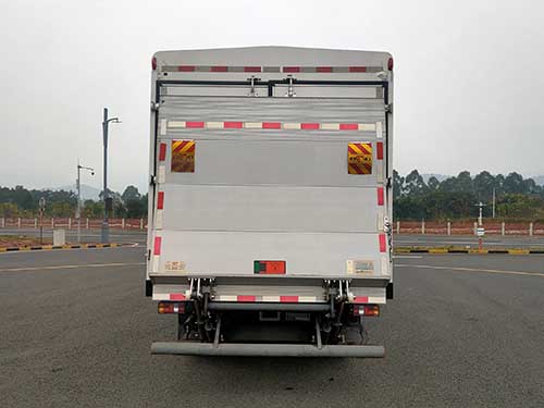 豪曼牌ZZ5048CCYG17ZBEVB純電動倉柵式運(yùn)輸車公告圖片