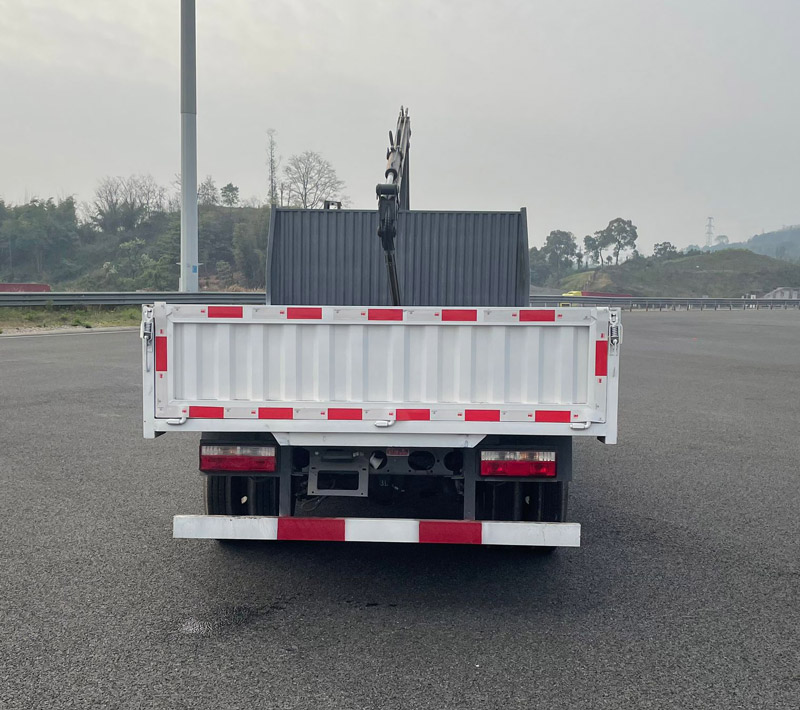 王牌牌CDW5044ZZDC331CFA抓斗式垃圾車(chē)公告圖片