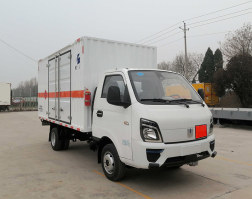 紅宇牌HYJ5030XRY-ZB甲醇易燃液體廂式運(yùn)輸車