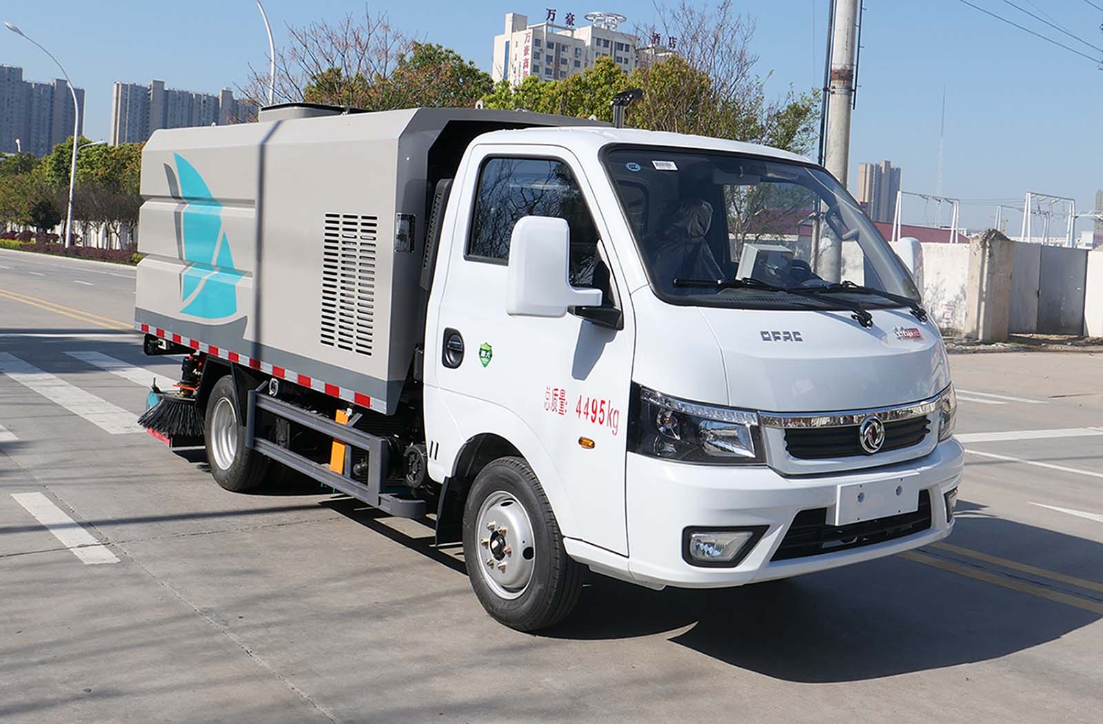 華通牌HCQ5045TXCEQ6吸塵車