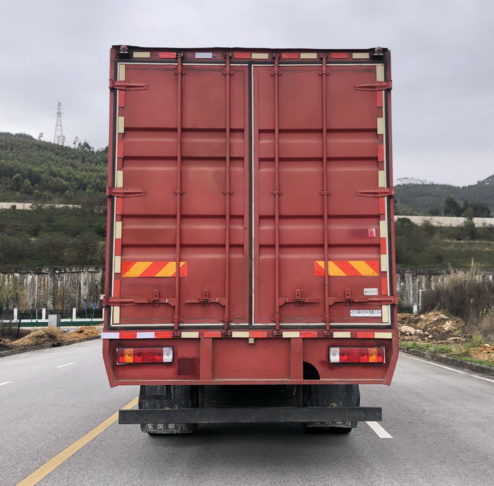 乘龍牌LZ5188XXYH5AC1廂式運輸車公告圖片