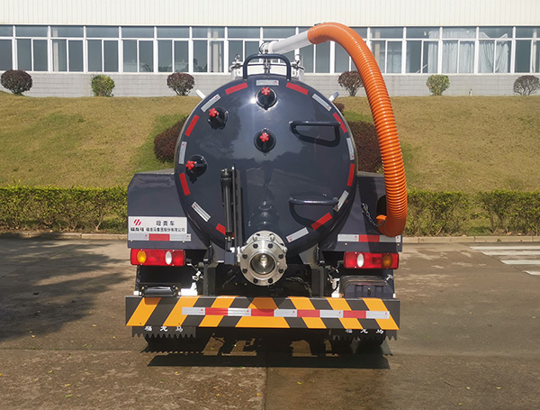 福龍馬牌FLM5070GXEDT6吸糞車公告圖片