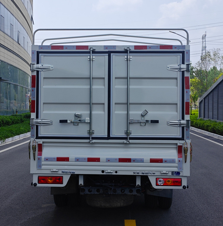 福田牌BJ5032CCYEV3純電動(dòng)倉柵式運(yùn)輸車公告圖片