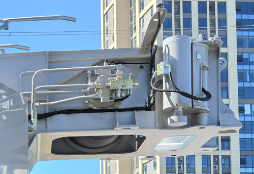 中聯(lián)牌ZLJ5600JQZ300VS全地面起重機(jī)公告圖片