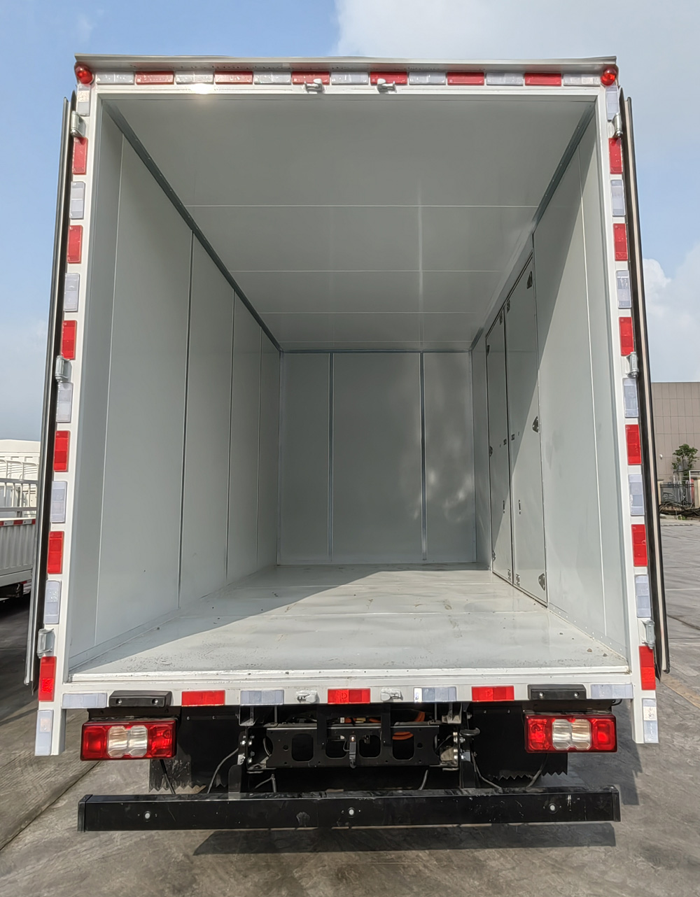 貴州牌GK5041XXYBEV01純電動廂式運輸車公告圖片