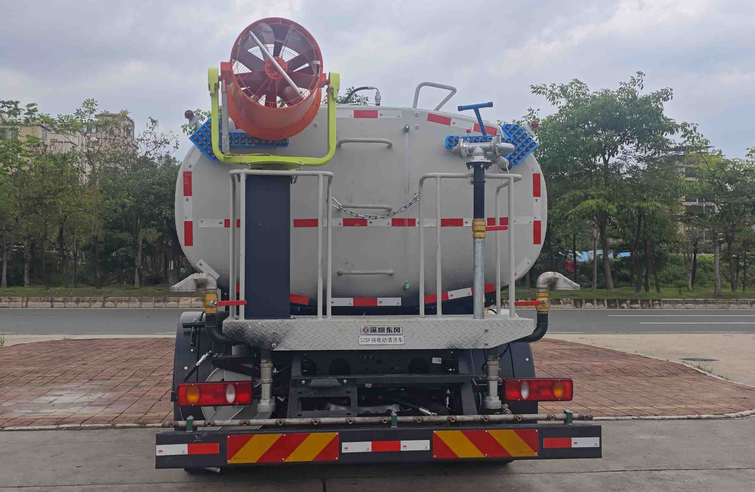 東風(fēng)牌EQ5180GQXSEHBEV純電動(dòng)清洗車公告圖片