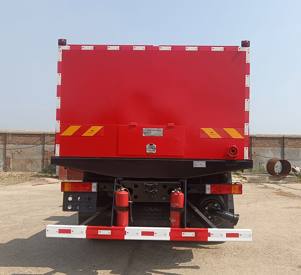 寶旭龍卡牌EBX5250TYL100壓裂車公告圖片