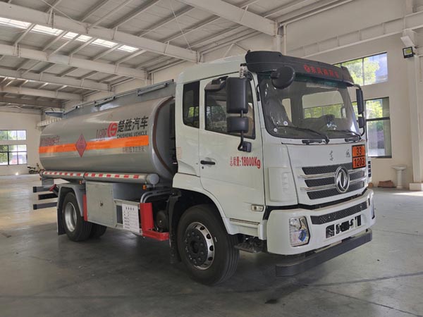 楚勝牌CSC5189GJYEZ6加油車公告圖片