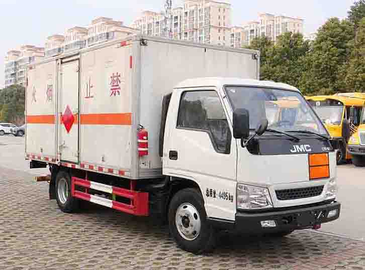 華通牌HCQ5042XRQJX6ZH易燃?xì)怏w廂式運(yùn)輸車公告圖片