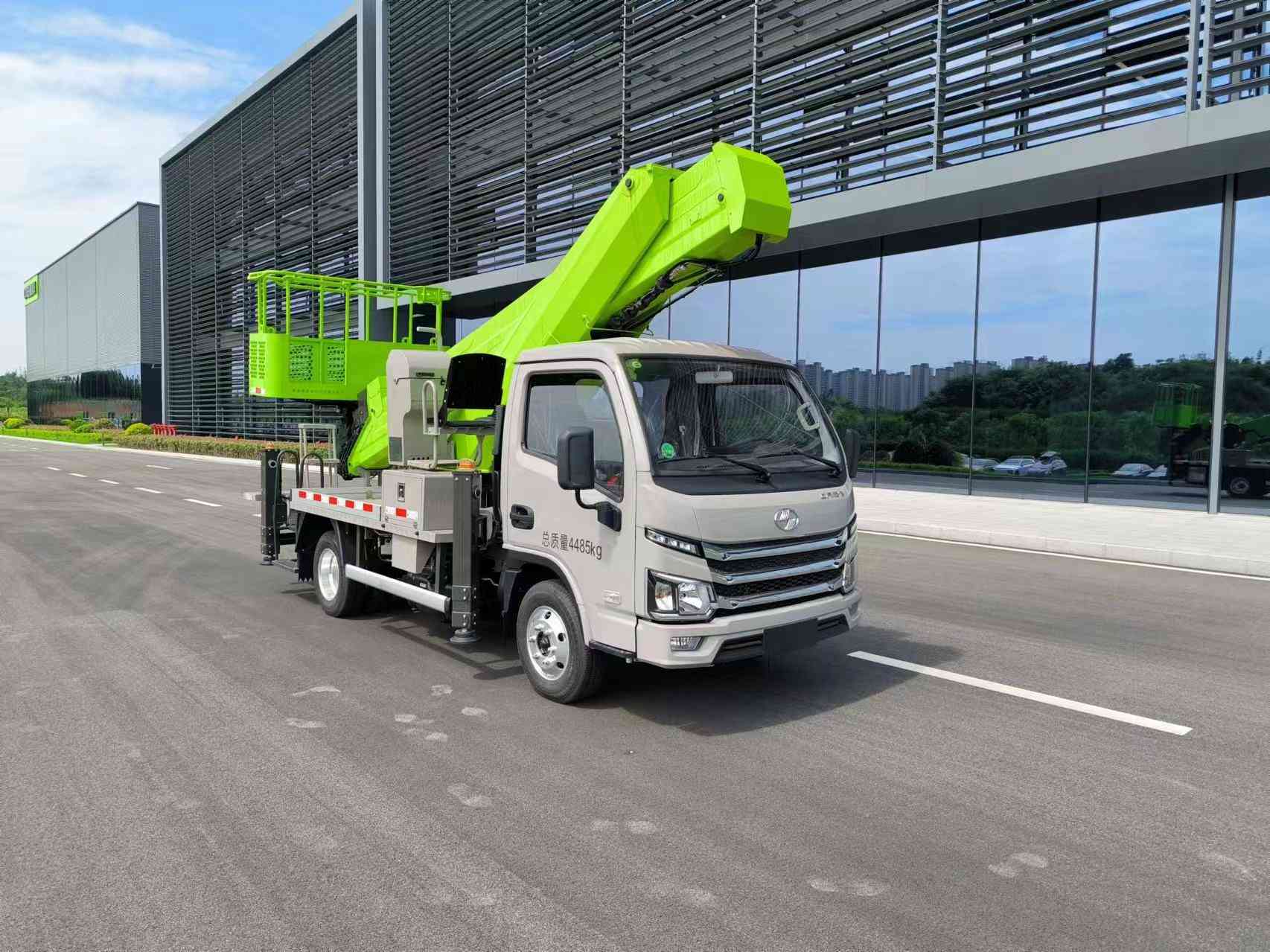 中聯(lián)重科牌ZLK5048JGKS6高空作業(yè)車公告圖片