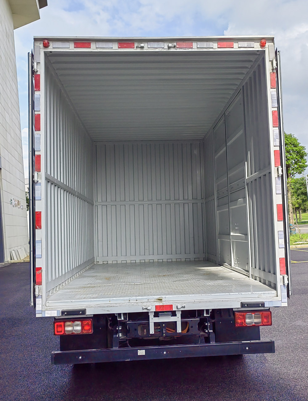 騏蔚牌GK5041XXYBEV02純電動廂式運輸車公告圖片