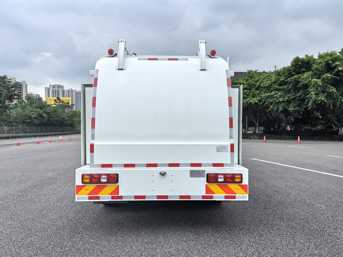 德尊牌SZZ5124TCABEV421純電動(dòng)餐廚垃圾車公告圖片