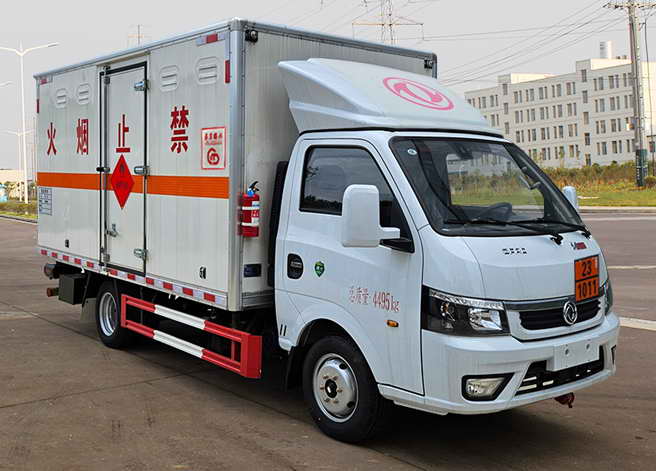 鼎宸騰興牌DCZ5045XRQE6易燃氣體廂式運輸車公告圖片