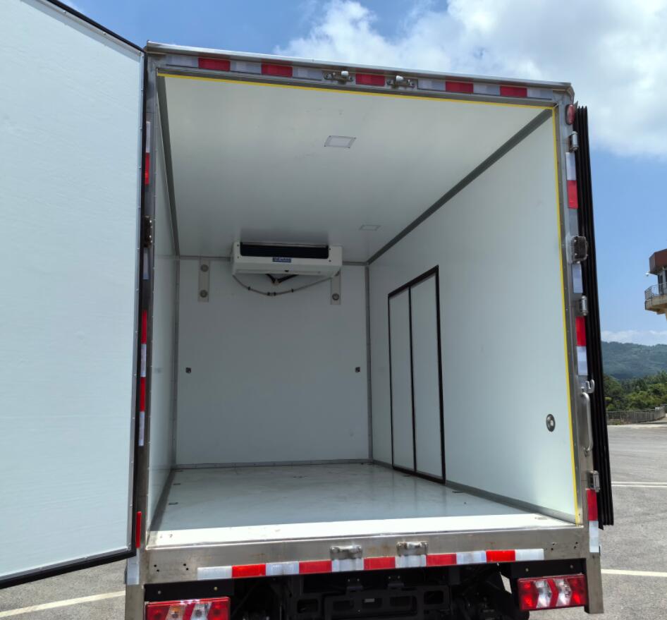 翼暉牌YHV5048XLCBEVR01純電動(dòng)冷藏車公告圖片
