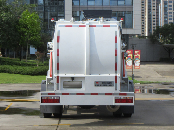 福龍馬牌FLM5070TCAHD6餐廚垃圾車公告圖片