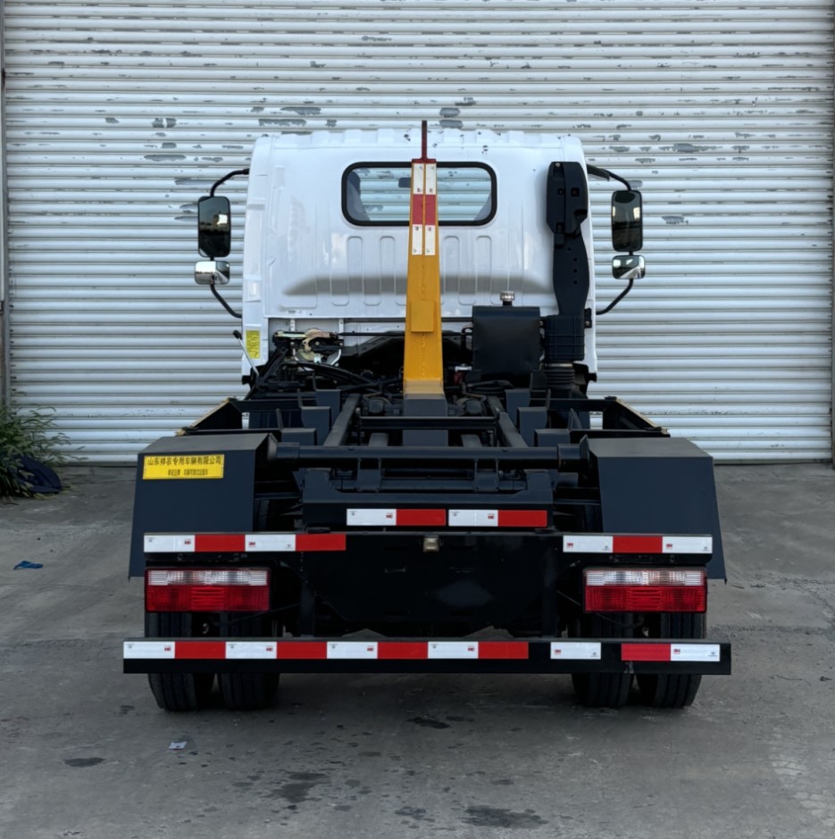 祥農(nóng)達(dá)牌SGW5070ZXXCA6車(chē)廂可卸式垃圾車(chē)公告圖片