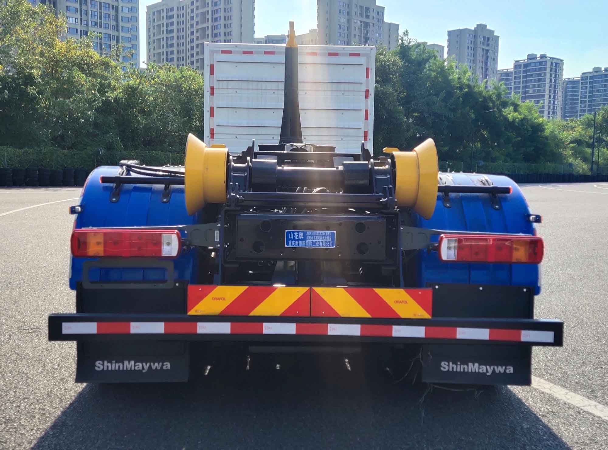 山花牌JHA5315ZXXZZCBEV純電動車廂可卸式垃圾車公告圖片