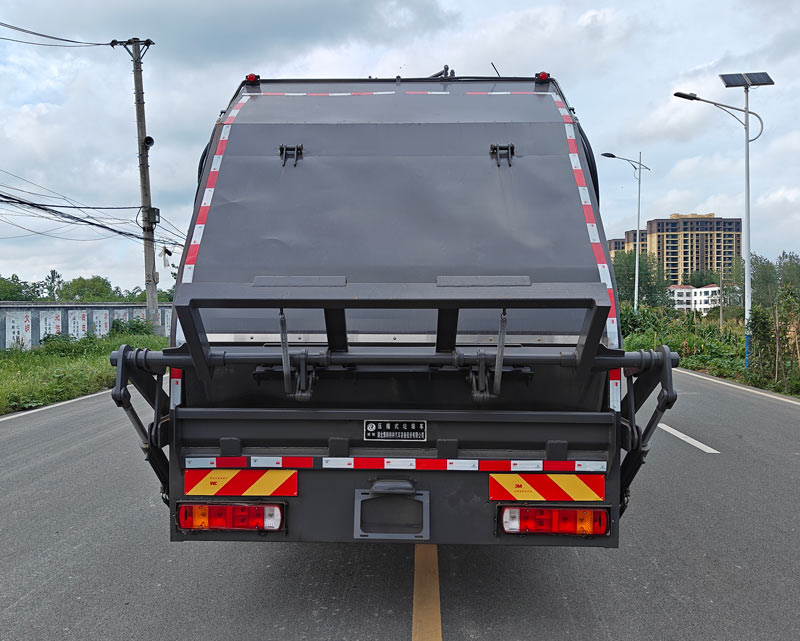 博利牌BLT5186ZYSF6壓縮式垃圾車公告圖片