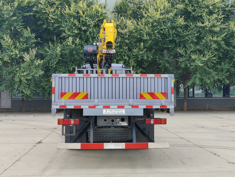 太原重工牌TZH5250JSQZ6隨車起重運(yùn)輸車公告圖片