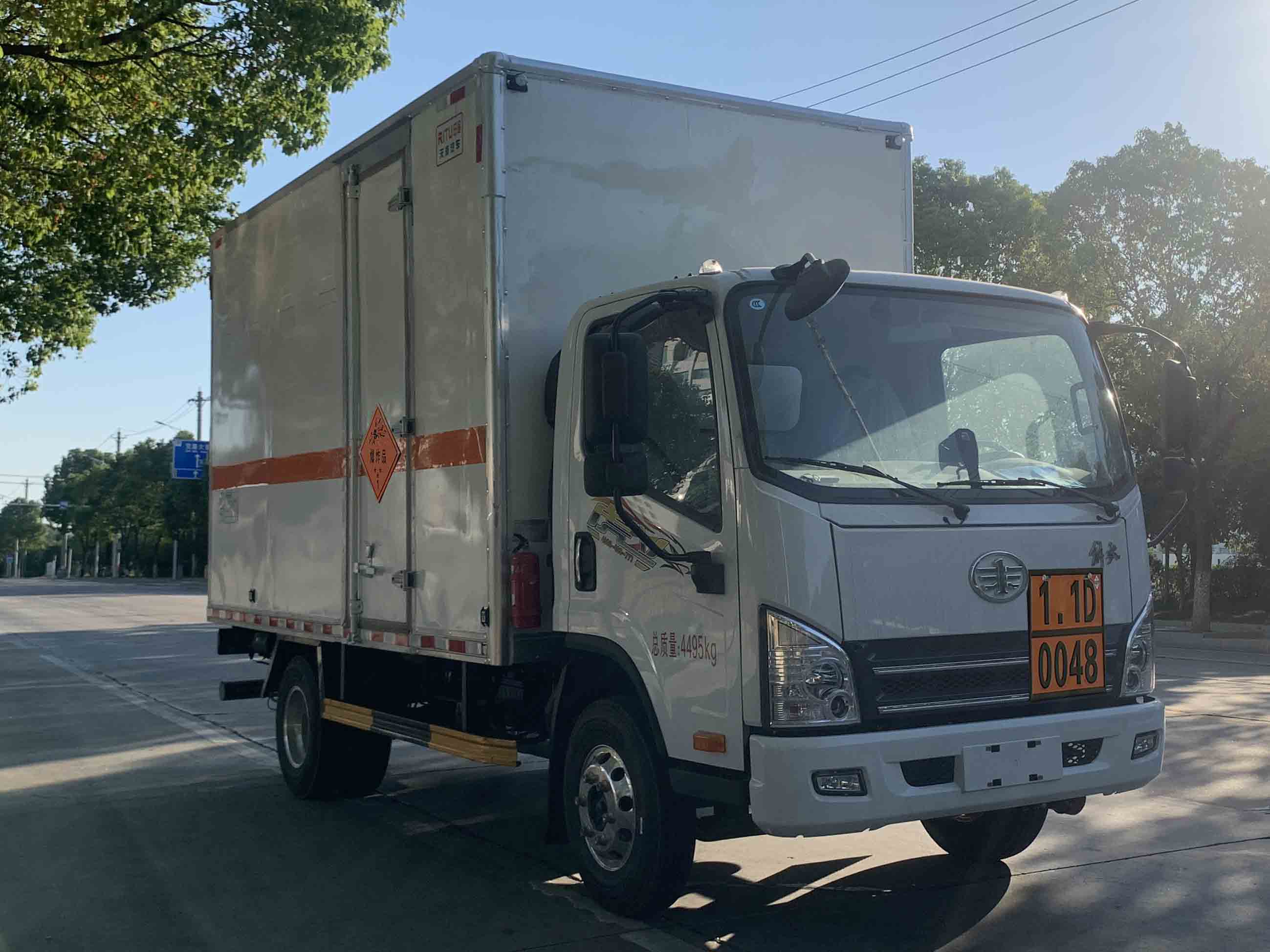 日途牌HTY5040XQYCA6爆破器材運(yùn)輸車公告圖片