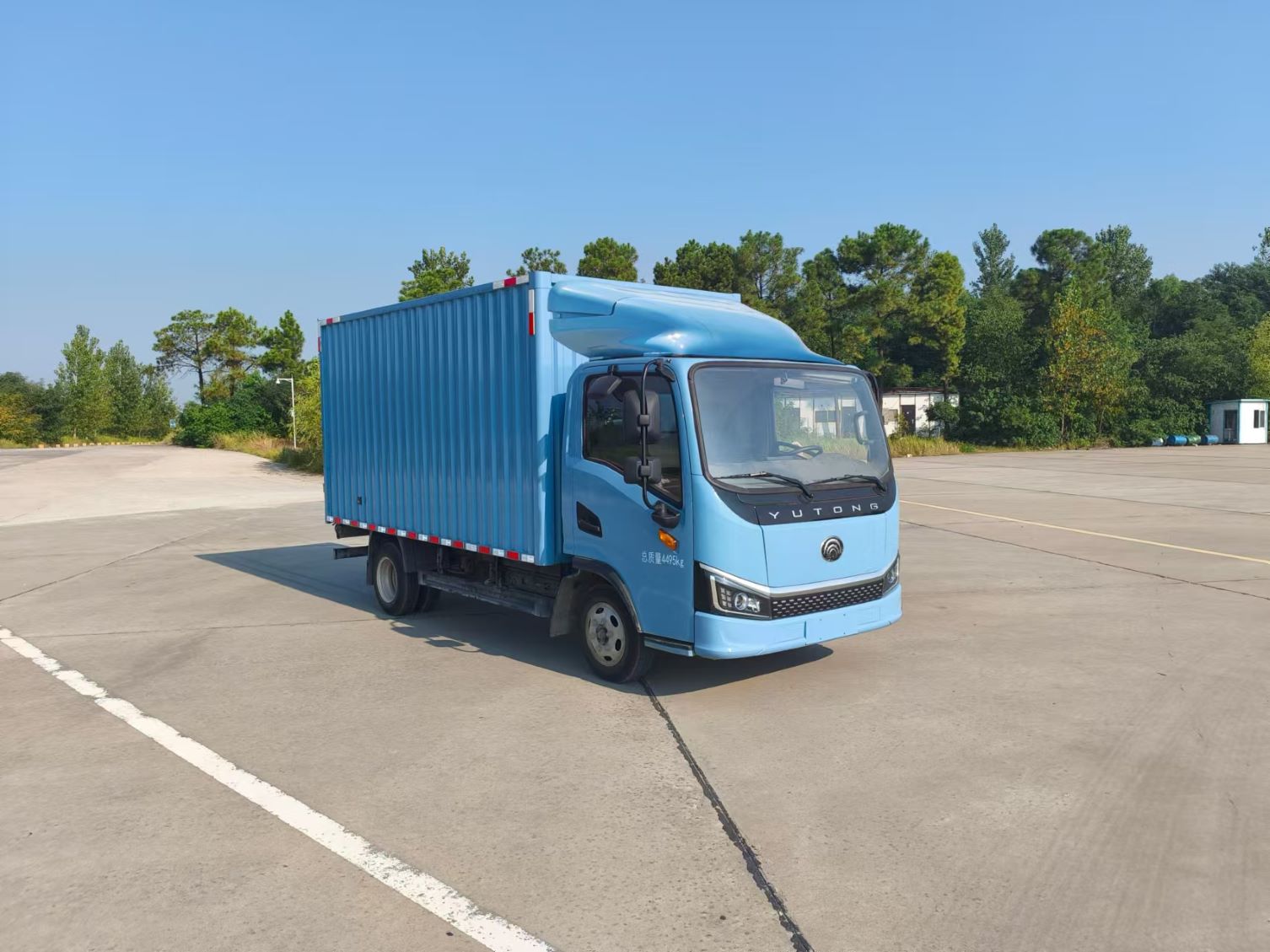 宇通牌ZKH5046XXYBEV1B純電動(dòng)廂式運(yùn)輸車公告圖片