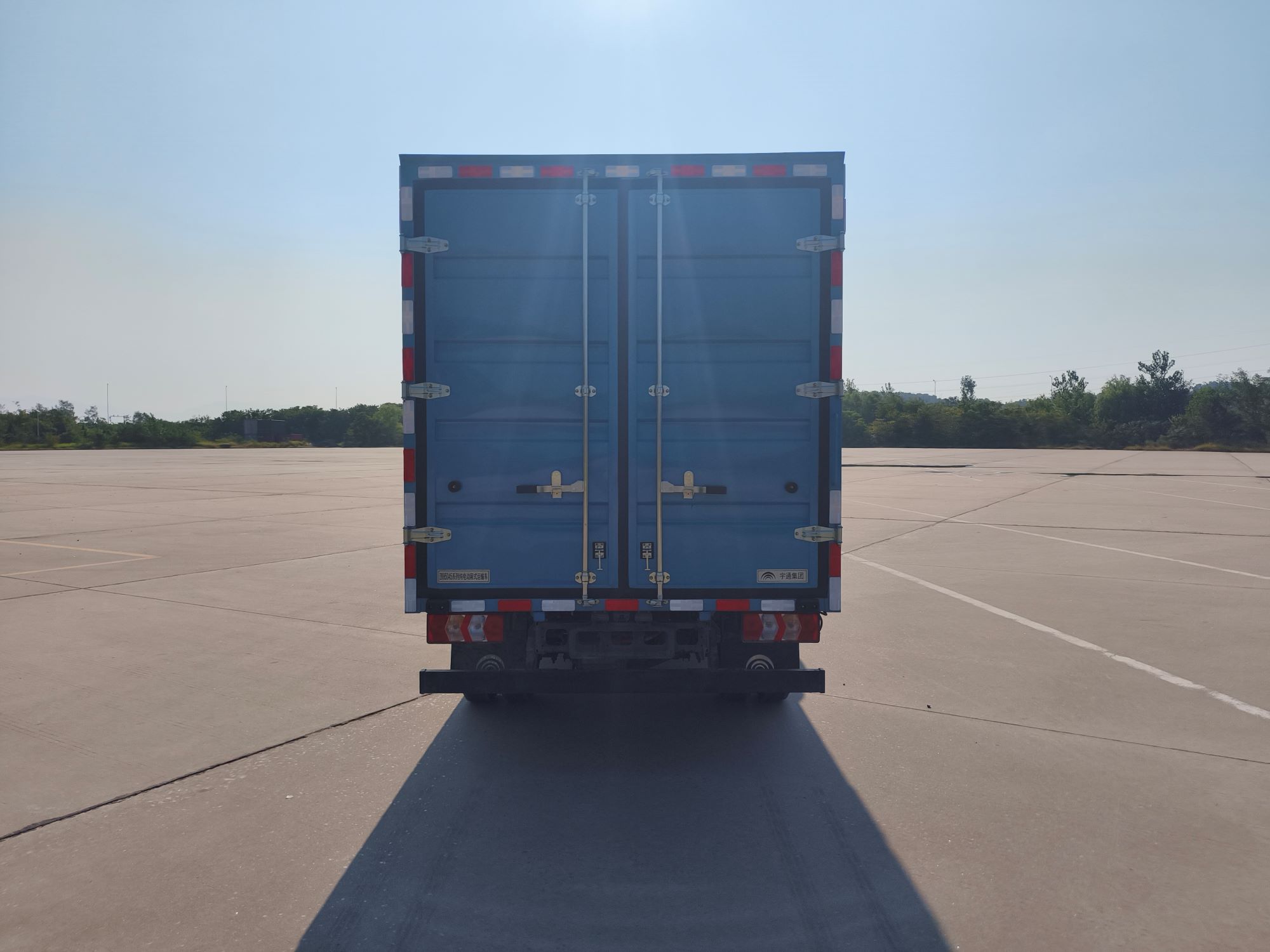 宇通牌ZKH5046XXYBEV1B純電動(dòng)廂式運(yùn)輸車公告圖片