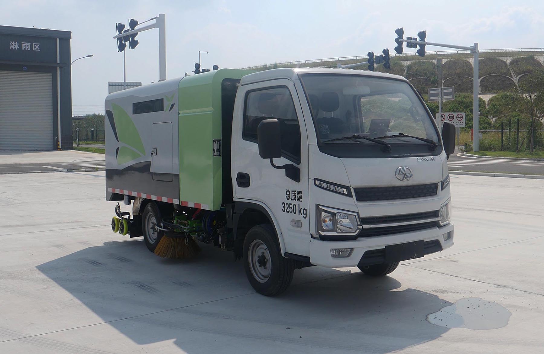 華通牌HCQ5030TXSBEVCS純電動(dòng)洗掃車(chē)公告圖片