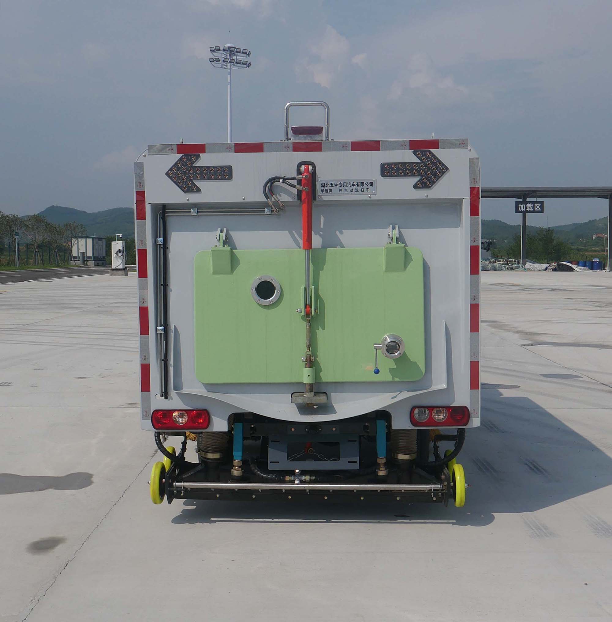 華通牌HCQ5030TXSBEVCS純電動(dòng)洗掃車(chē)公告圖片