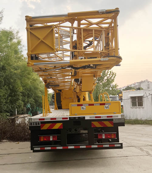 徐工牌XGS5322JQJZA6橋梁檢測(cè)車公告圖片