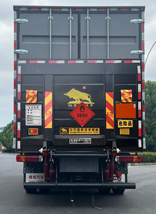 鼎宸騰興牌DCZ5267XRYZ6易燃液體廂式運輸車公告圖片