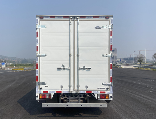 慶鈴牌(繁體)牌QL5040XXYBEVBNHA2純電動廂式運輸車公告圖片