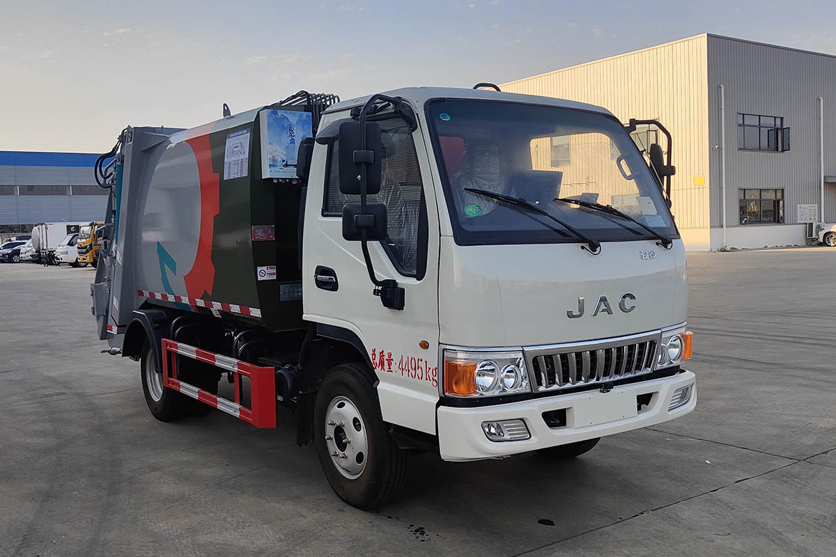 齊東方牌CLD5040ZYSHFC6壓縮式垃圾車公告圖片