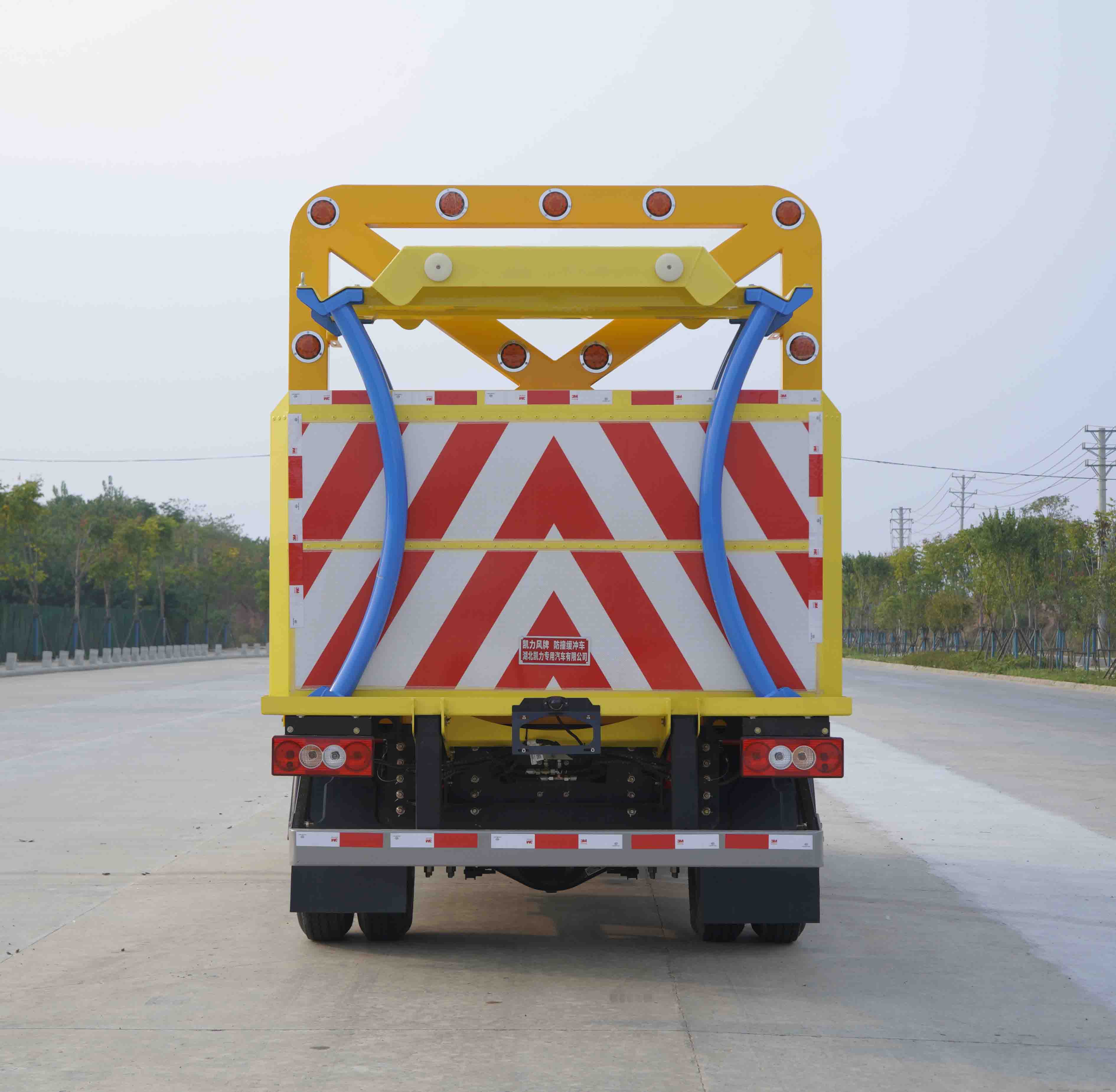 凱力風(fēng)牌KLF5041TFZB6防撞緩沖車公告圖片