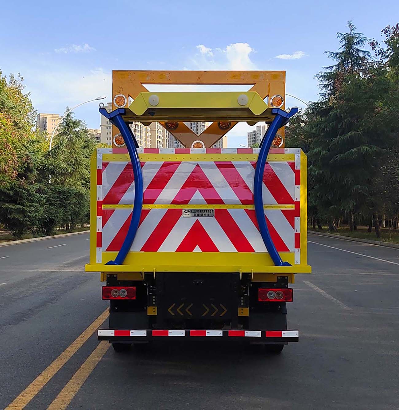 華通牌HCQ5041TFZBJ6CS防撞緩沖車公告圖片