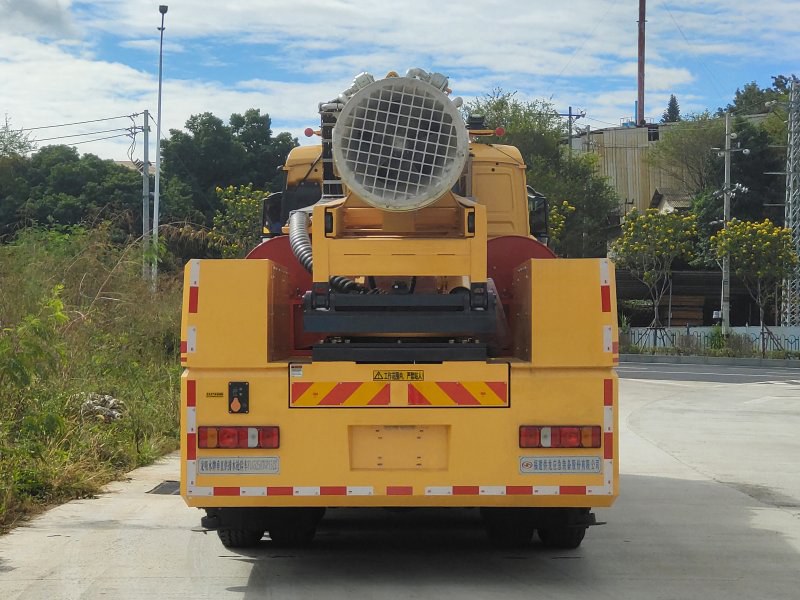 龍吸水牌FLG5250TGP152Z垂直供排水搶險(xiǎn)車公告圖片