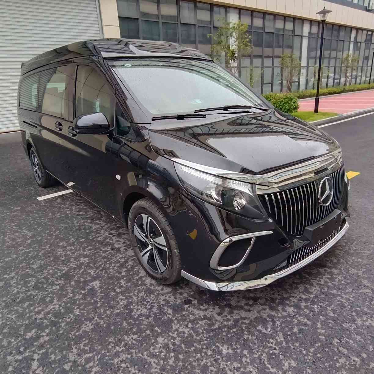 ZWW5030XSW10型商務(wù)車圖片