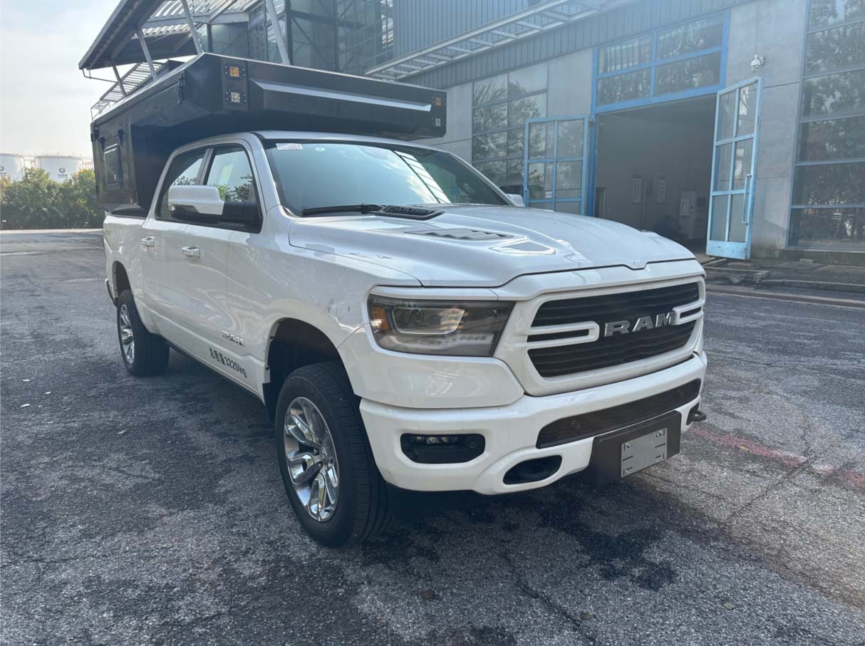 嶸野牌LRY5032XLJ旅居車(chē)公告圖片