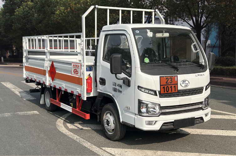 鼎宸騰興牌DCZ5040TQPSH6氣瓶運(yùn)輸車公告圖片