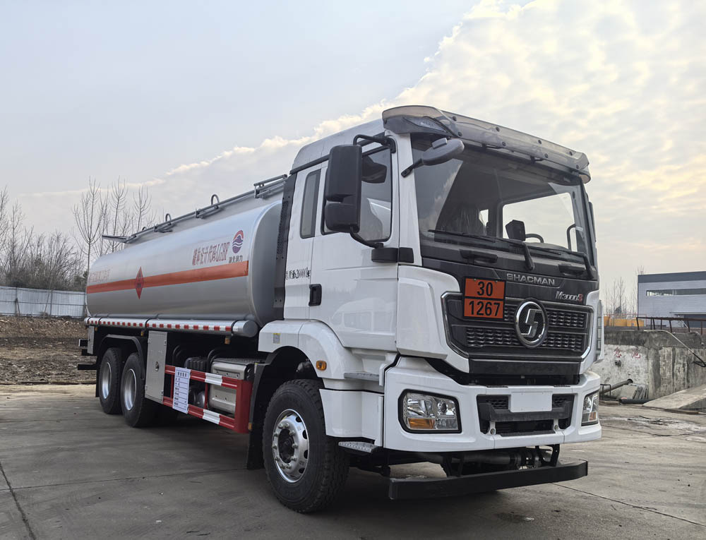 潤知星牌SCS5267GRYSX6易燃液體罐式運(yùn)輸車公告圖片