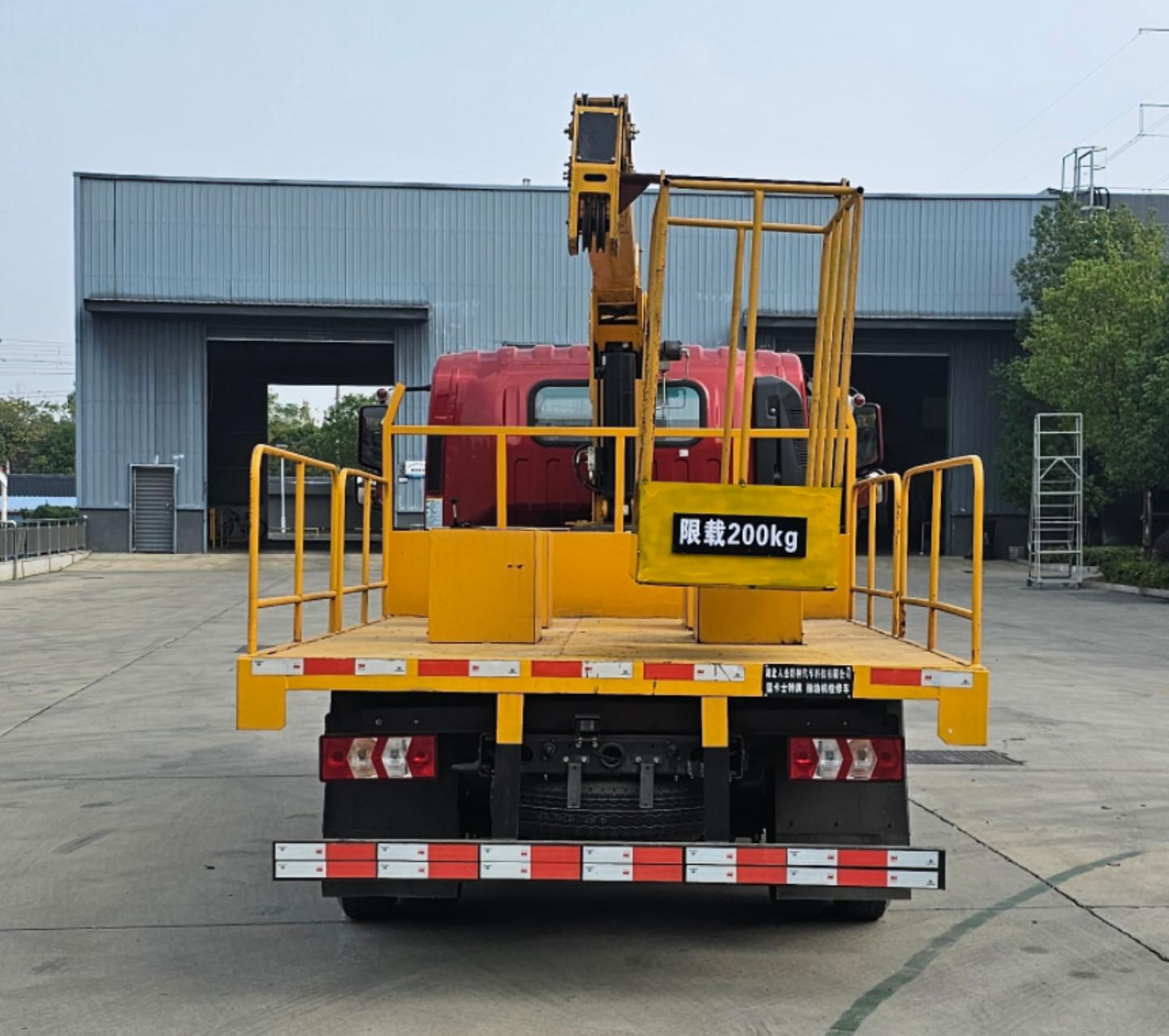 猛卡士特牌XCL5041XJX6抽油機(jī)檢修車公告圖片