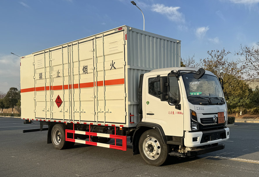 豐霸牌STD5126XRYEQ6易燃液體廂式運(yùn)輸車(chē)公告圖片