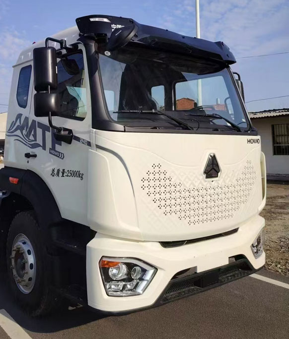 康牧晨遠(yuǎn)牌KMH5257ZSLZZ6散裝飼料運輸車公告圖片