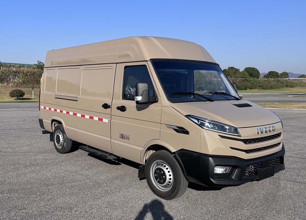 依維柯牌NJ5046XXYZAJ廂式運(yùn)輸車公告圖片