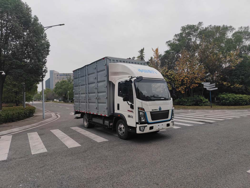 豪沃牌ZZ5047XXYK3414Z145BEVF1純電動(dòng)廂式運(yùn)輸車公告圖片