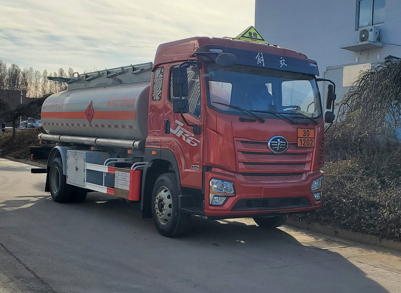 TAG5181GJYJF型加油車圖片