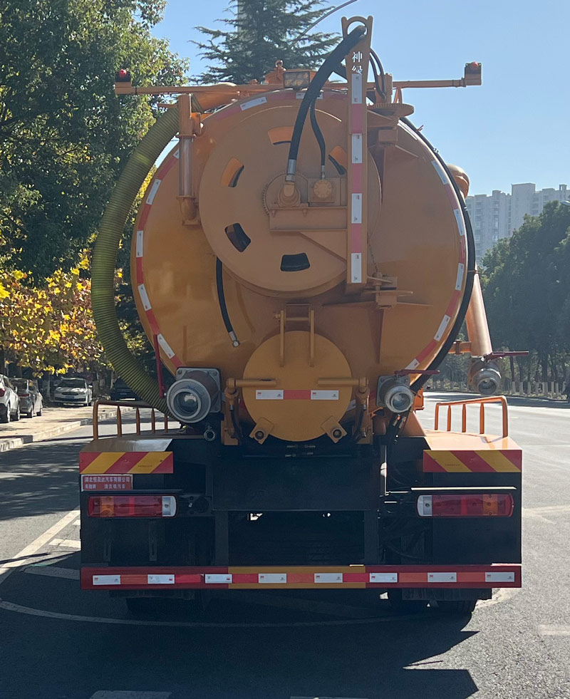 布隆牌LLL5180GQWBJ6清洗吸污車公告圖片