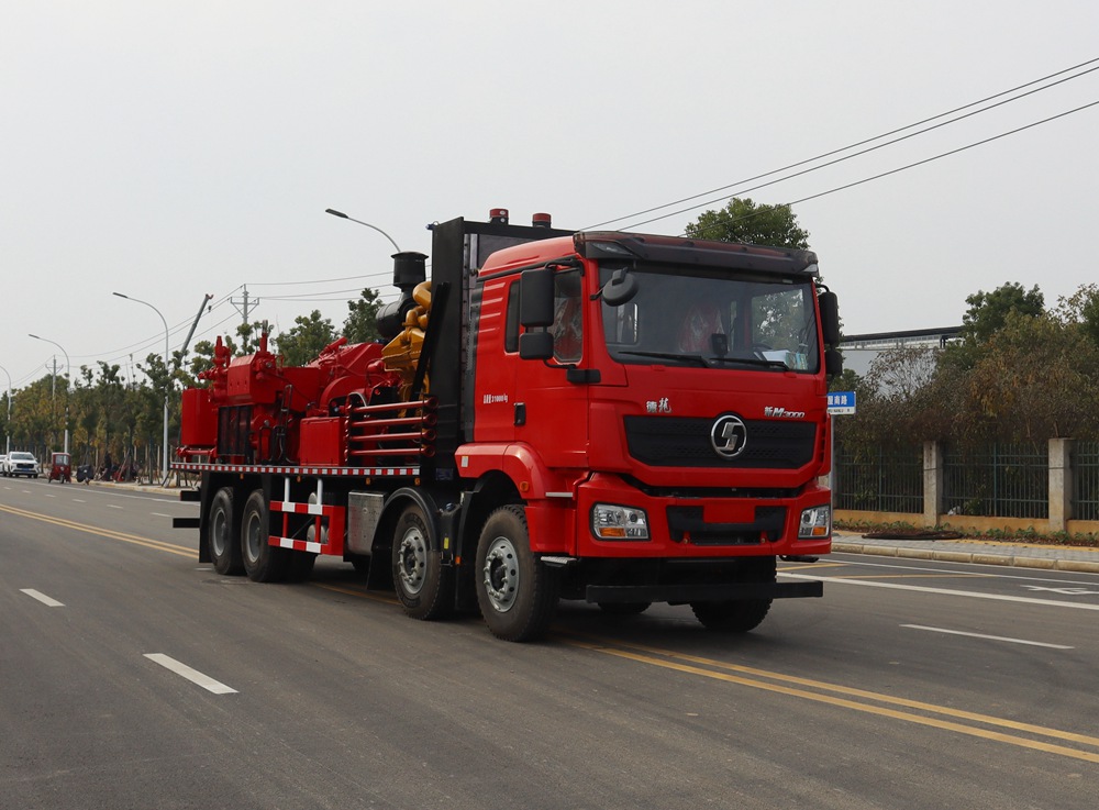 中汽力威牌HLW5310TYLSX6壓裂車(chē)公告圖片