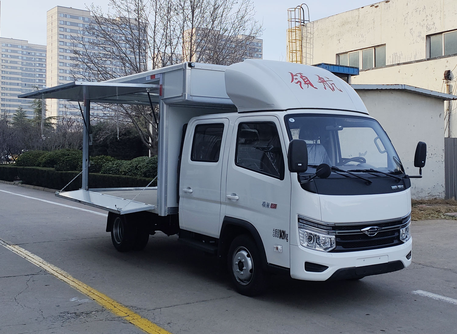 福田牌BJ5035XYK4AV6-26翼開啟廂式車公告圖片