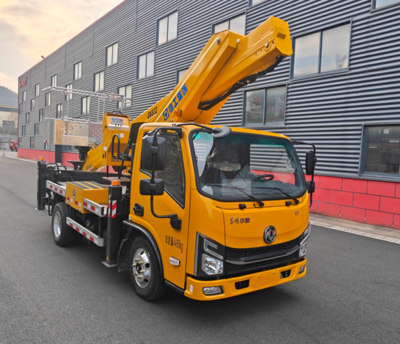 猛卡士特牌XCL5043JGK6高空作業(yè)車